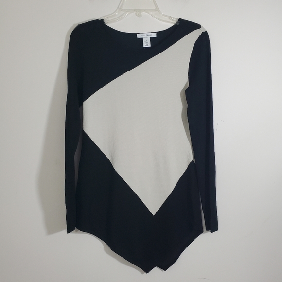 White House Black Market Tops - WHBM Knit Asymmetric Hem Abstract Artsy Lagenlook Modern Top NWT Size XS